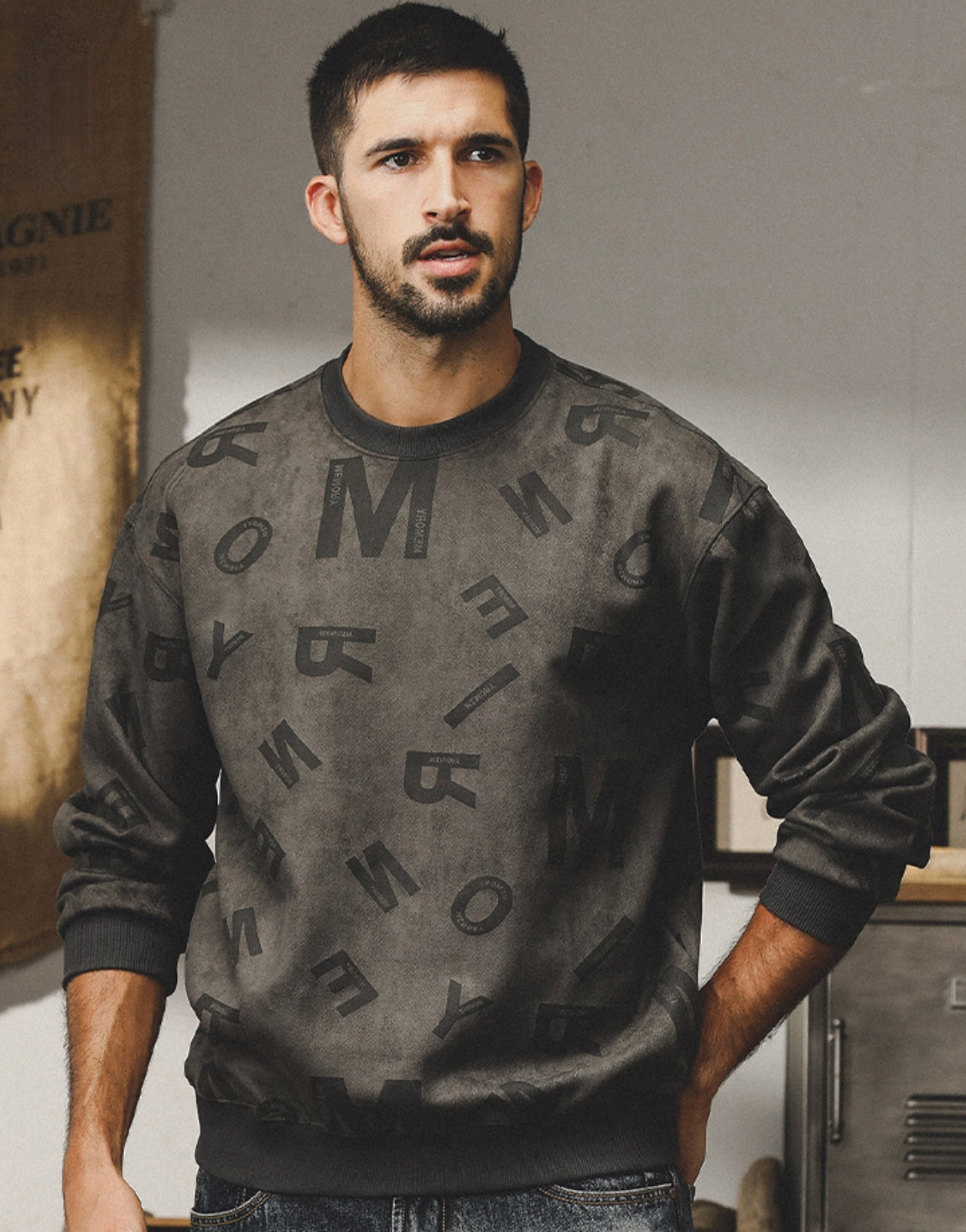 Urban Graphic Print Sweatshirt in Dark Gray