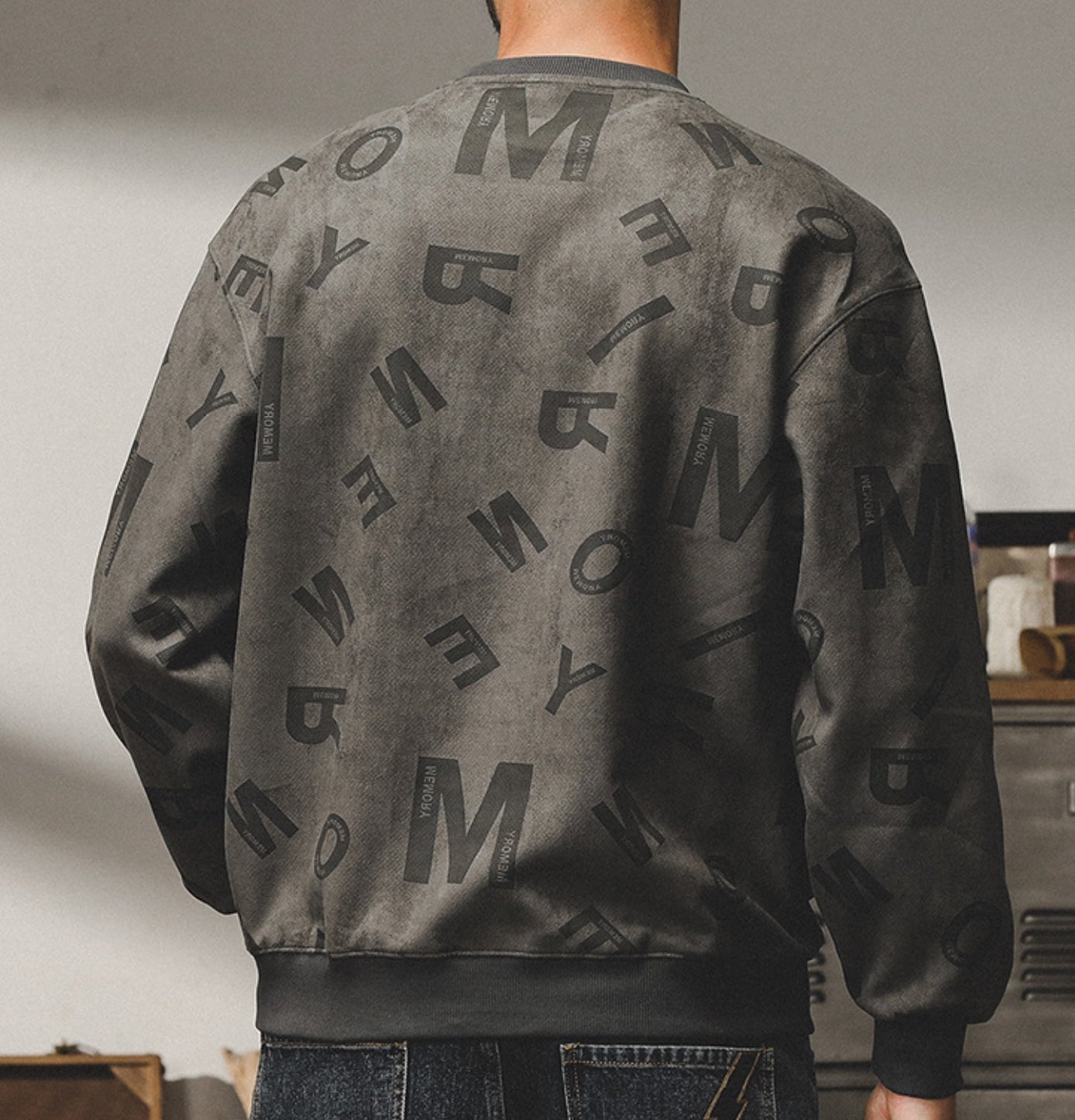 Urban Graphic Print Sweatshirt in Dark Gray