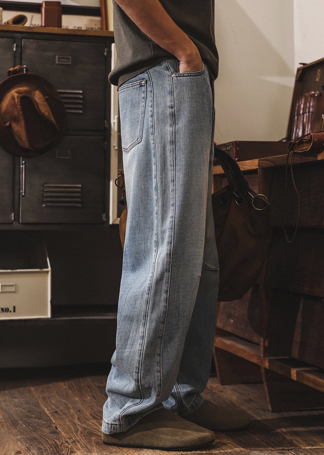 Vintage Wash Jeans in Ash Blue