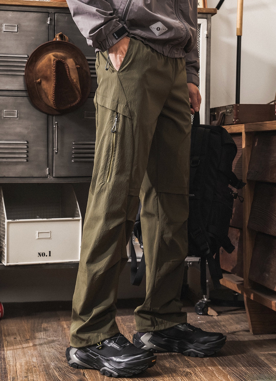 Quick Drying Paratrooper Pants in Military Green
