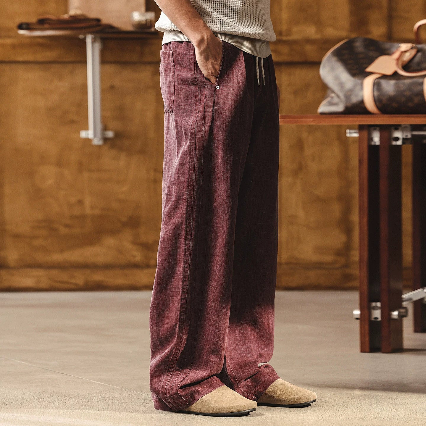 79.8% Lyocell Old Money Linen Pants in Burgundy