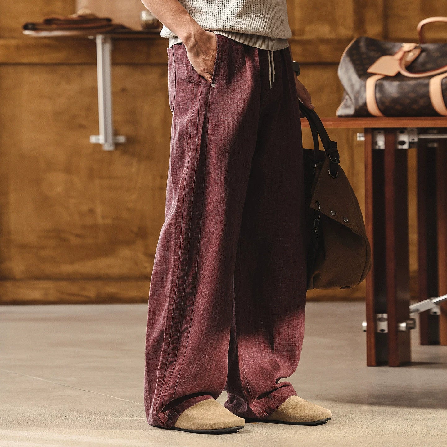 79.8% Lyocell Old Money Linen Pants in Burgundy