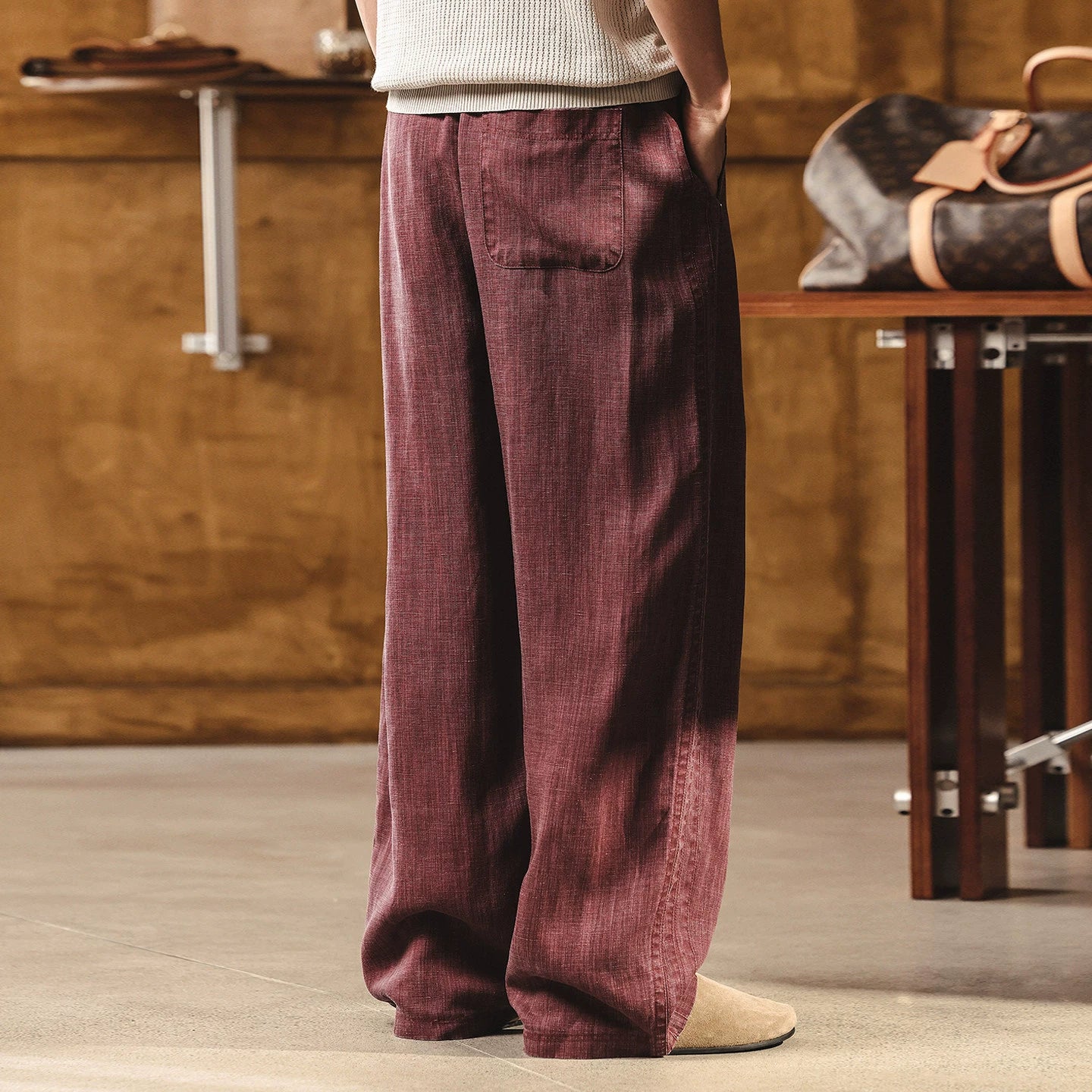 79.8% Lyocell Old Money Linen Pants in Burgundy