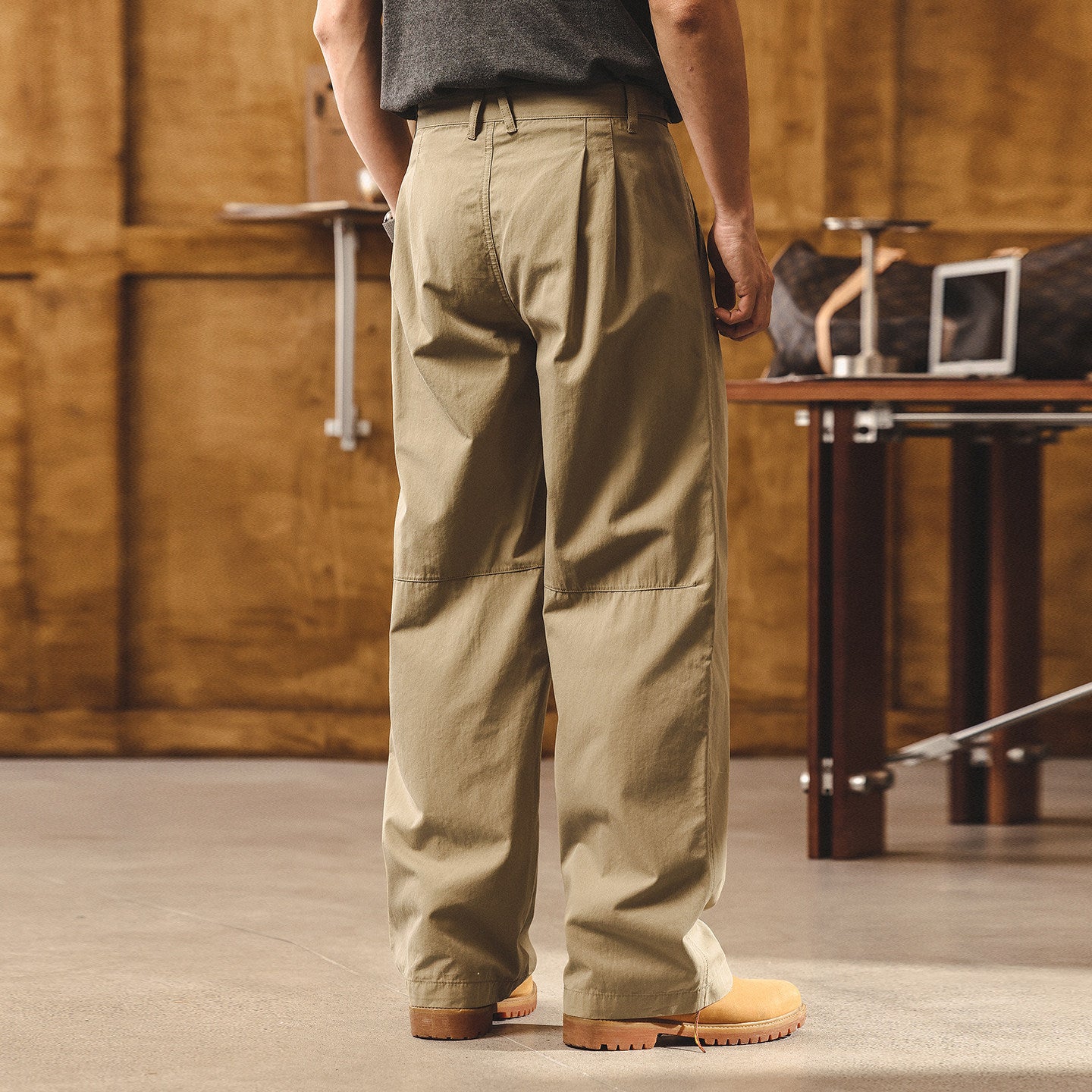 Cool Feel Cotton Light Weight Pleated Cargo Pants - KHAKI