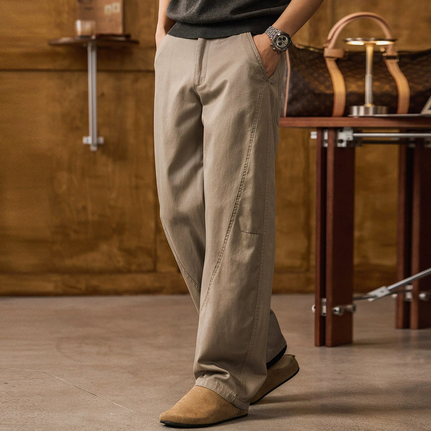 The Horizon Curved-Blade Fluid Korean Fit Trouser - KHAKI