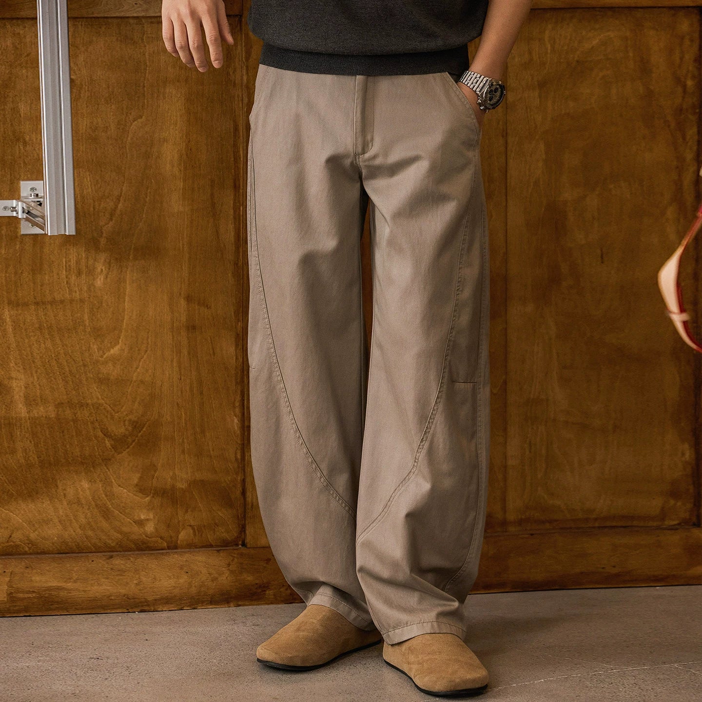 The Horizon Curved-Blade Fluid Korean Fit Trouser - KHAKI