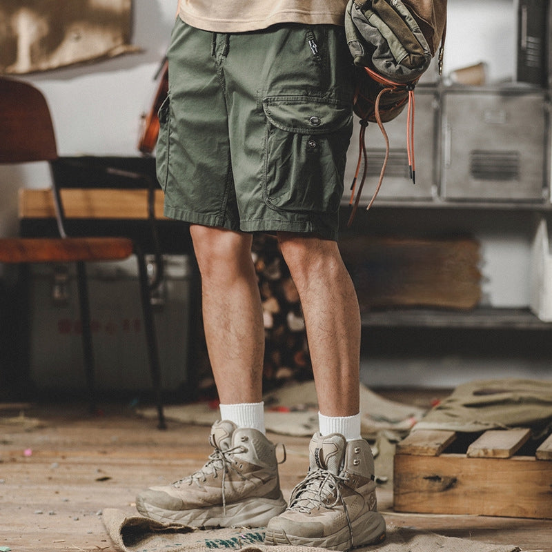 Men wearing cargo shorts best sale